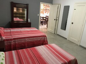 Appartement, plusieurs lits, vue ville, en angle