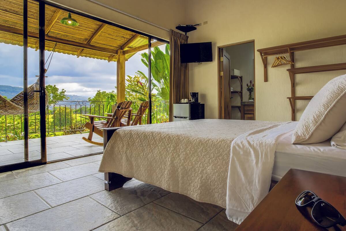 In-room safe, blackout drapes, soundproofing, rollaway beds (surcharge)