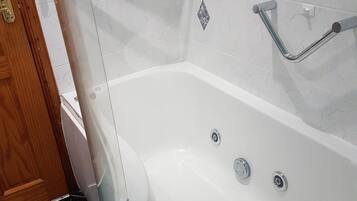 Exclusive House, Multiple Beds, Park View | Bathroom