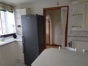 Exclusive House, Multiple Beds, Park View | Shared kitchen | Electric kettle