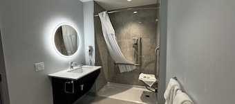 Travelodge by Wyndham Cochrane Ontario