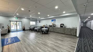 Free daily buffet breakfast