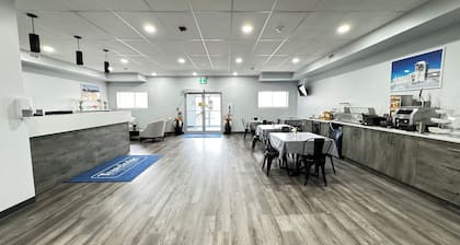 Travelodge by Wyndham Cochrane Ontario