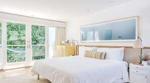 Minibar, iron/ironing board, free WiFi, bed sheets - The Surf Lodge (Montauk)