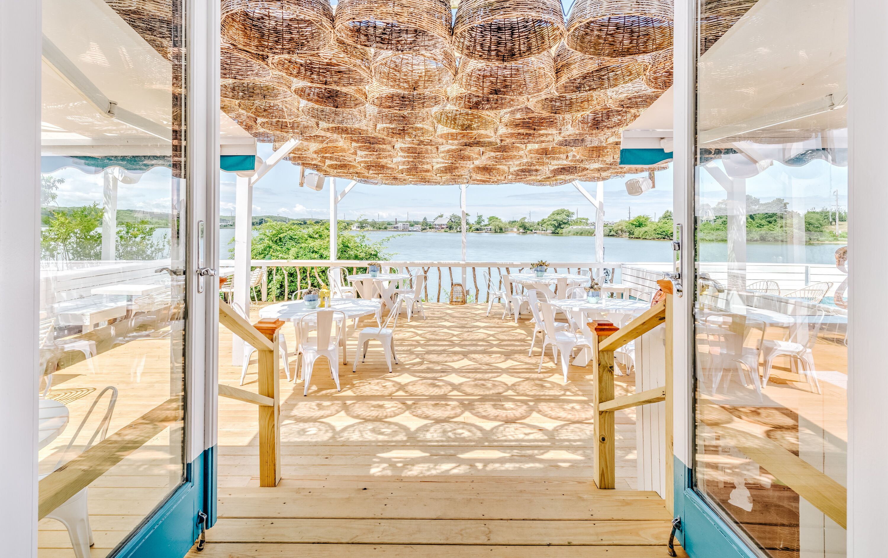 تناول الطعام بالخارج