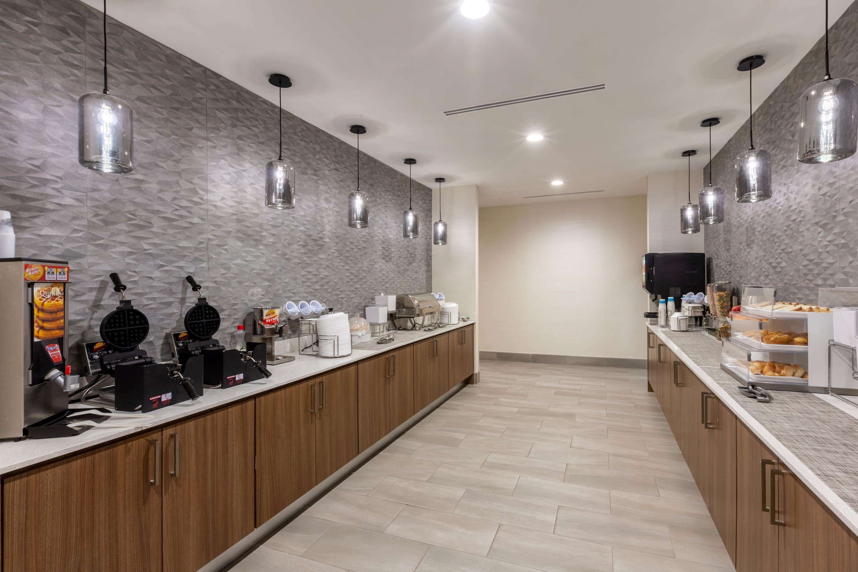 free daily full breakfast