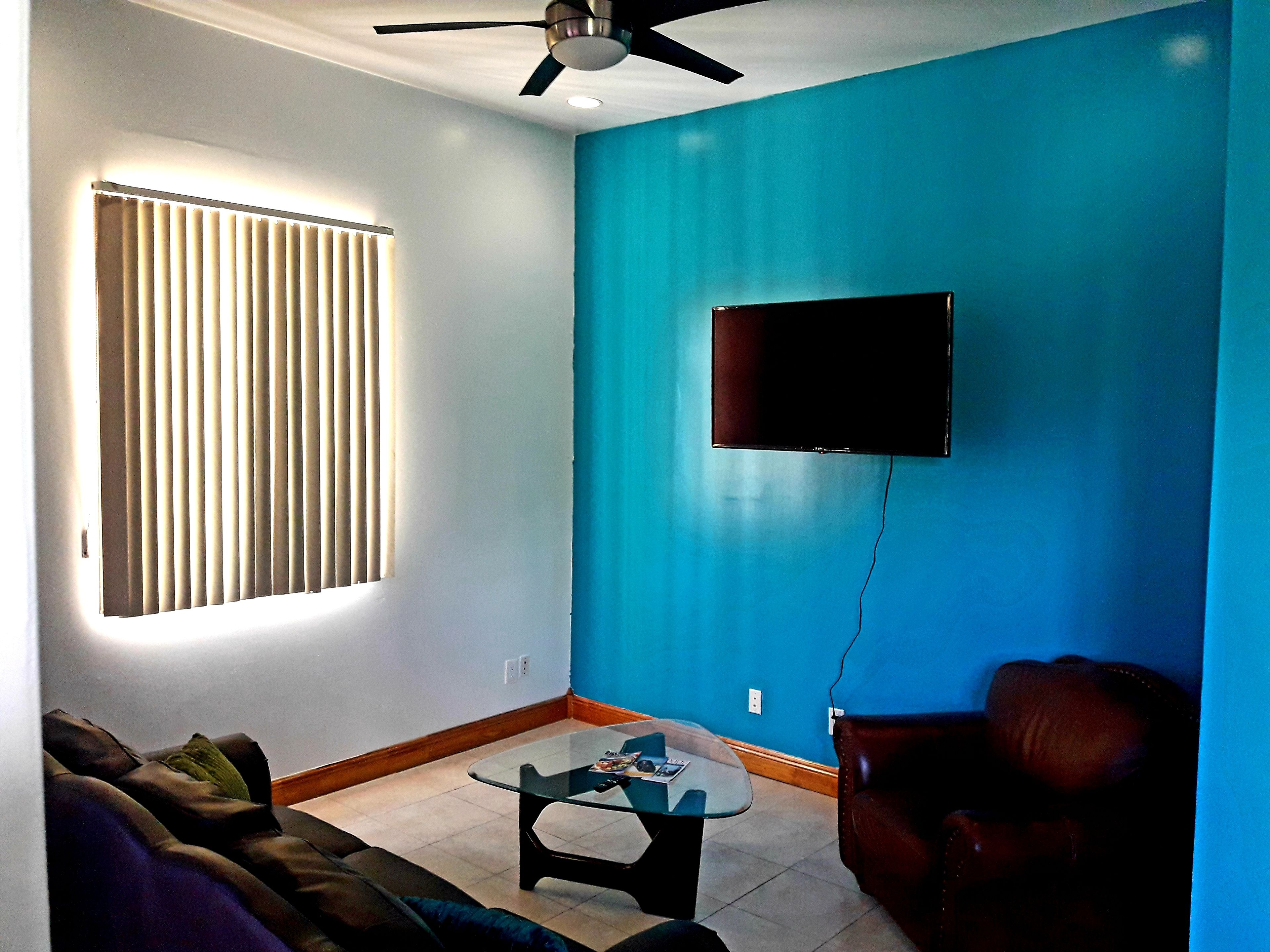 Family Condo, 2 Queen Beds, Courtyard View | Living area | Smart TV, Netflix