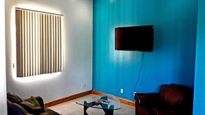 Unclassified image, 4 of 18, button - Sea Beach Suite (Nassau)