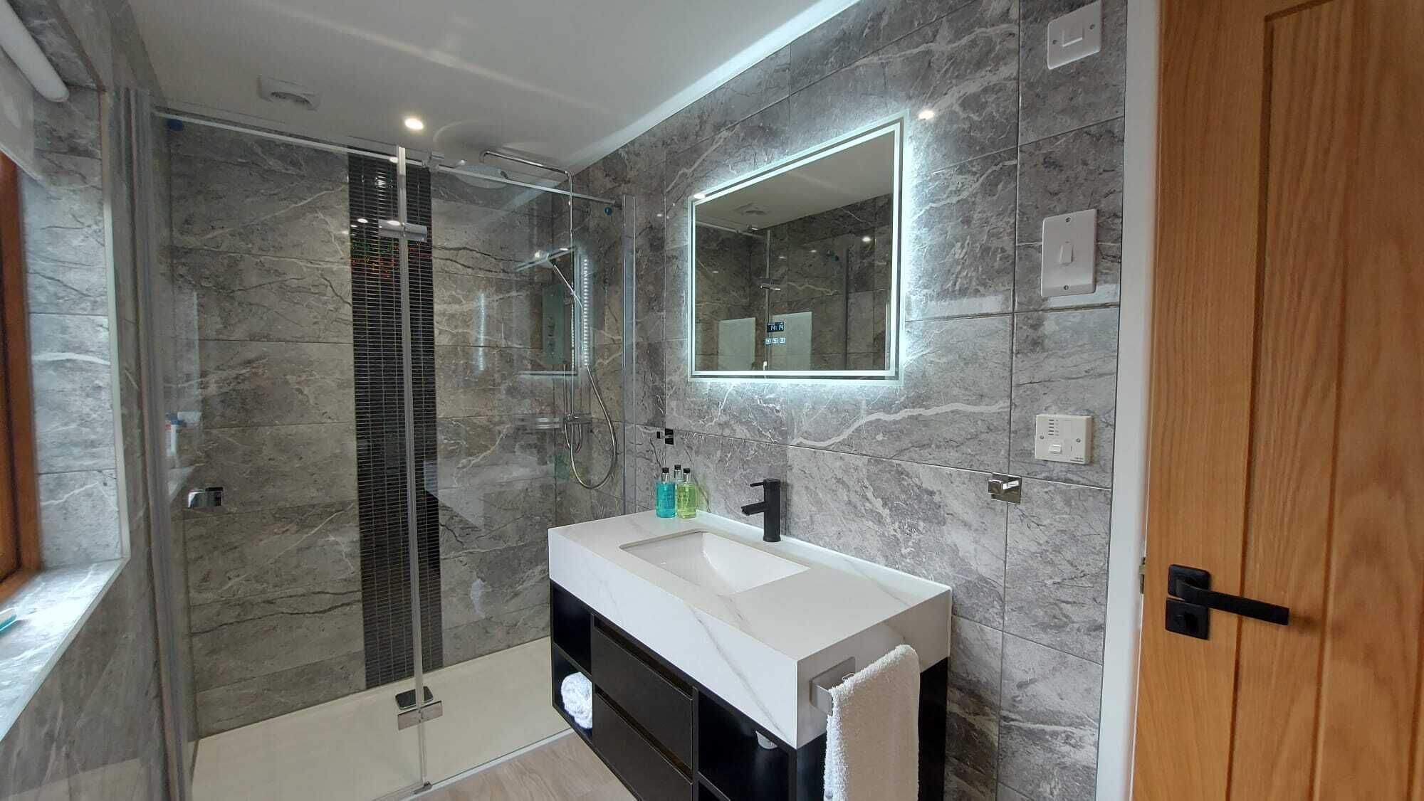 Deluxe Chalet | Bathroom