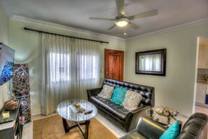 Loft, 2 Bedrooms, Beach View | Living room