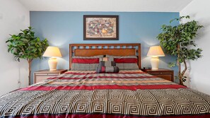 4 makuuhuonetta, silitysrauta/-lauta, ilmainen Wi-Fi, vuodevaatteet