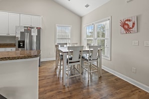 Dining - 1 Big Mac, Spacious 5 BR Pet Friendly, Luxury Home (NORTH MYRTLE BEACH)