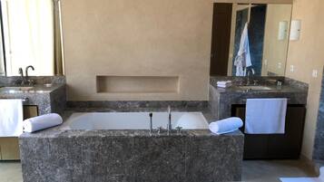 Villa, 3 habitaciones, vista al jardín | Baño