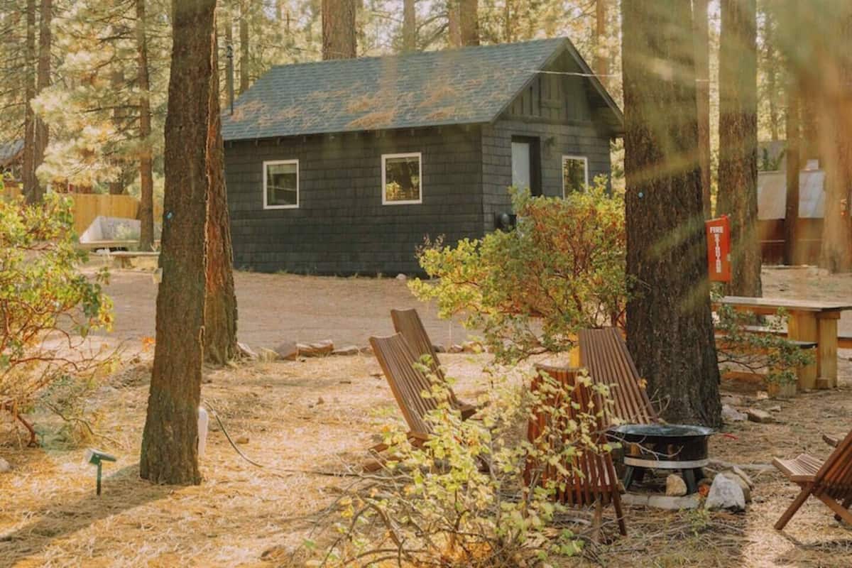Design Cabin, 1 Queen Bed, Garden View (C5) | Soundproofing, free WiFi, bed sheets