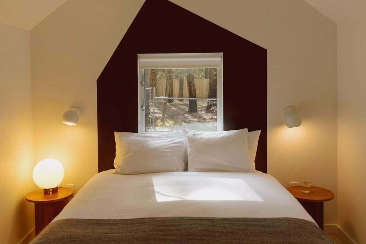 Hytte – classic, 1 queensize-seng med sovesofa, bakgårdsutsikt (C7) | Skrivebord for bærbar PC, lydisolert, wi-fi (inkludert) og sengetøy