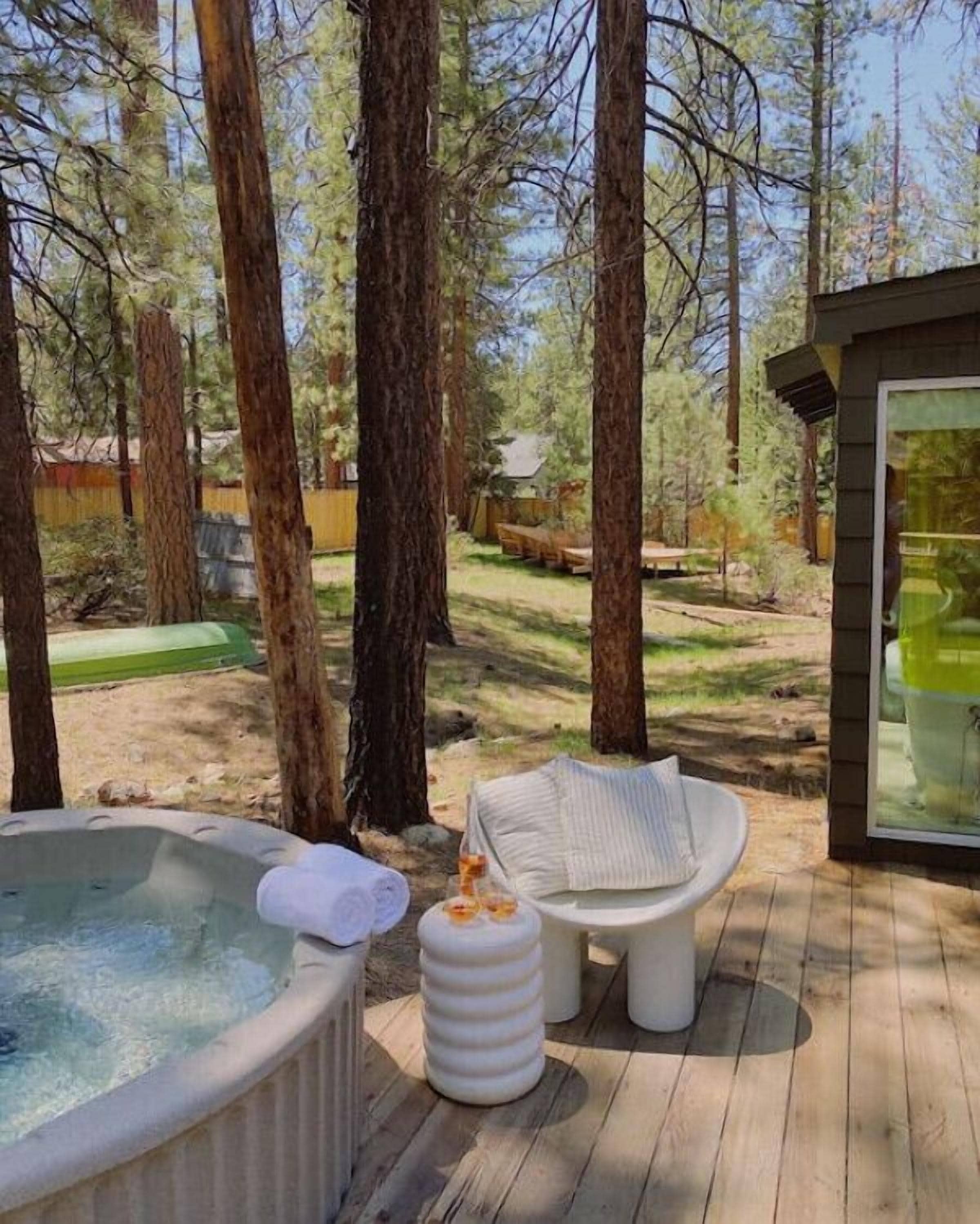 Premium Cabin, 2 Bedrooms, Hot Tub | Terrace/patio