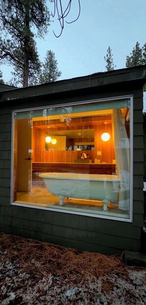 Bathroom - Colorado Lodge (Big Bear Lake)