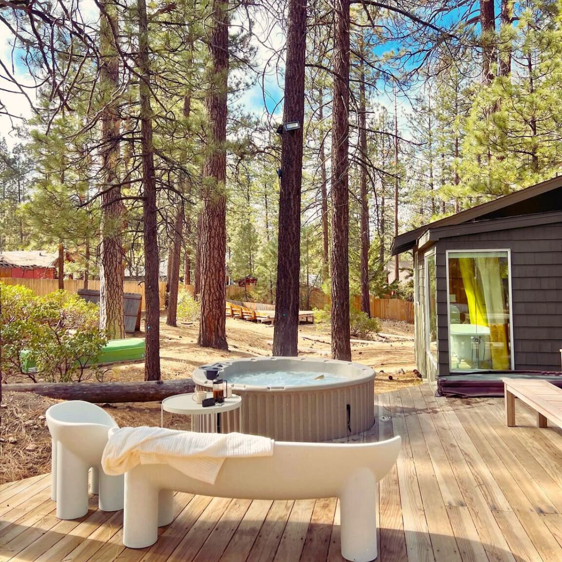 Premium-mökki, 2 makuuhuonetta, poreamme | Terassi/patio