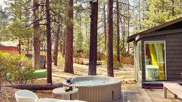 Premium Cabin, 2 Bedrooms, Hot Tub | Terrace/patio