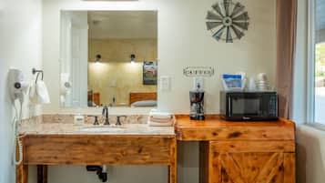 1 bedroom, individually decorated, individually furnished, desk