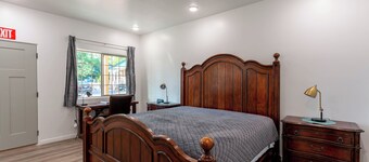 Hurricane Hideaway Lodging