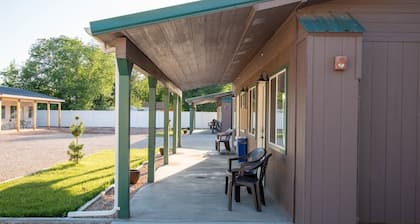 Hurricane Hideaway Lodging