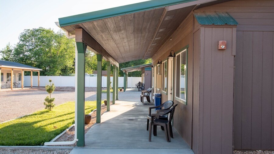 Hurricane Hideaway Lodging