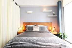 Deluxe Apartment, 3 Bedrooms | Blackout drapes, iron/ironing board, free WiFi, bed sheets