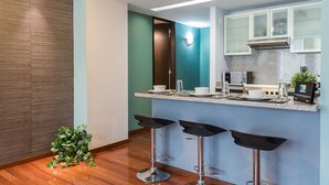 Elite Apartment, Courtyard View | Private kitchen - Downtown Mexico Apartments (Mexico City)