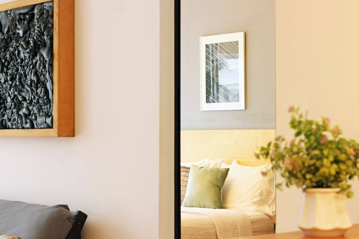 Apartamento clássico, várias camas, vista para o pátio | Cortinas blackout, ferros/tábuas de passar roupa, Wi-Fi de cortesia