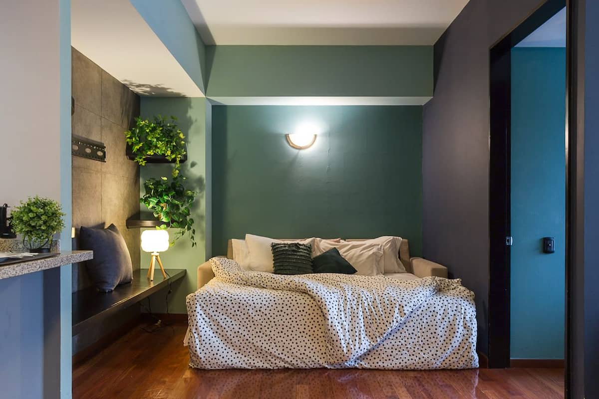 Apartamento elite, vista para o pátio | Cortinas blackout, ferros/tábuas de passar roupa, Wi-Fi de cortesia