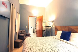 Executive Apartment | Premium bedding, down comforters, individually decorated - Downtown Suites (Querétaro)