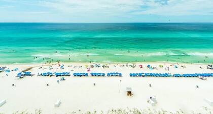 Recién renovado y decorado profesionalmente 22nd Fl Beach Front Penthouse Condo