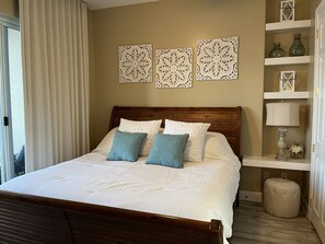 2 slaapkamers, een strijkplank/strijkijzer, gratis wifi, beddengoed