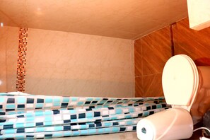 Shower, hair dryer, towels, soap - APARTAMENTO CON BALCN 1-11C (Cartagena)