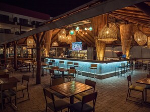 Bar (en la propiedad)