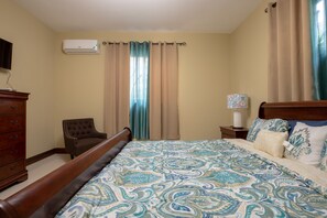 Apartamento de lujo, varias camas | Cortinas opacas, tabla de planchar con plancha, wifi gratis