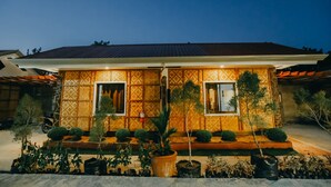 Fachada del alojamiento - Noche