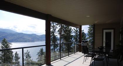 OKA B&B - Gorgeous Mountain/Water views - Lower 2 Bedroom Suite - Sleeps up to 5