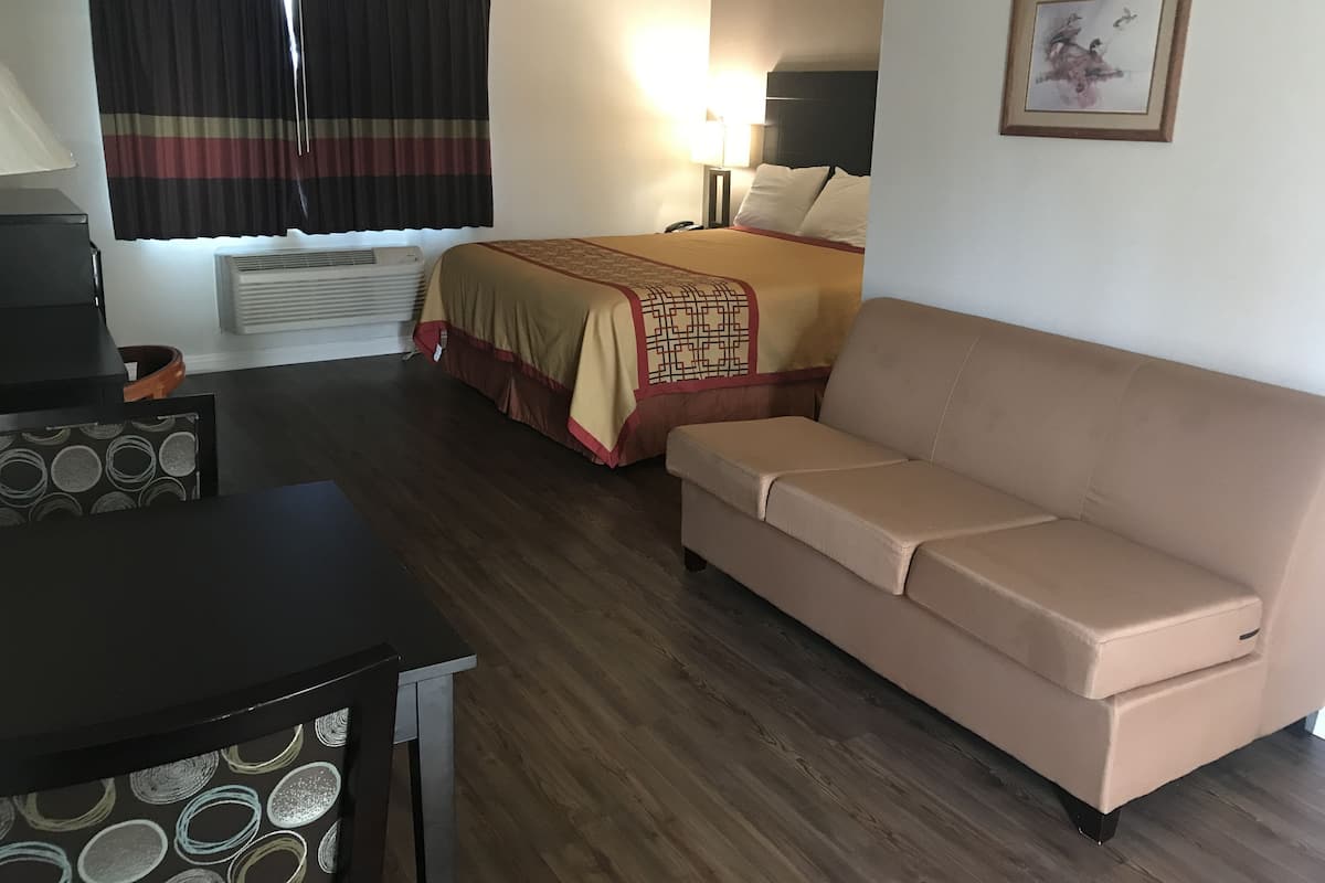 1 bedroom, desk, laptop workspace, free WiFi
