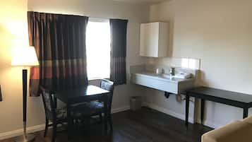 Grand Studio | In-room dining
