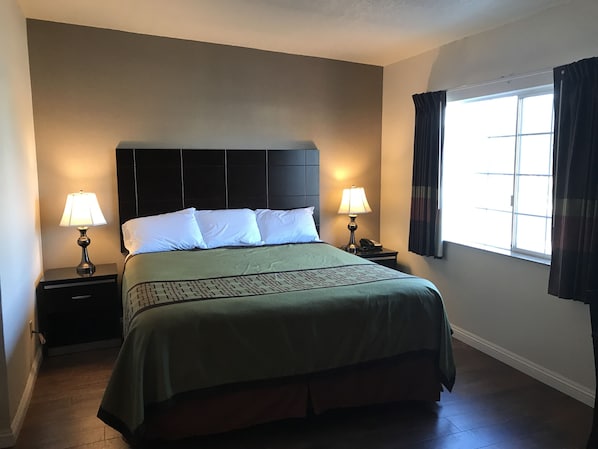 Estúdio grand | Escrivaninha, espaço de trabalho para notebook, Wi-Fi de cortesia