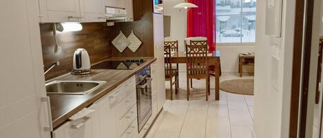 Réfrigérateur, micro-ondes, lave-vaisselle