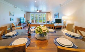 Dining - Stunning Corner Villa, Ocean Views From Every Bed (Kahuku)