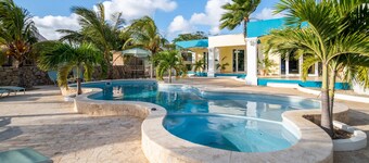 Aqua Viva Suites - Studio Suite - Pleasant Stay & Great Value