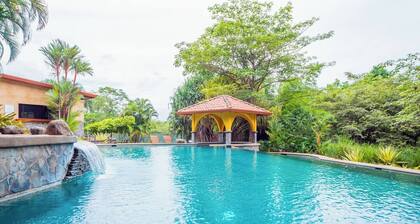 Casa Verde – 3BR Jungle Retreat in gated community of Tierra Pacifica