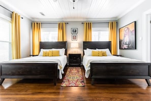 5 Schlafzimmer, Bügeleisen/Bügelbrett, kostenloses WLAN, Bettwäsche