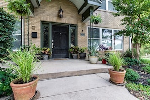 Exterior detail - The Roux House Offers Luxury, Comfort & Location! (Dallas)