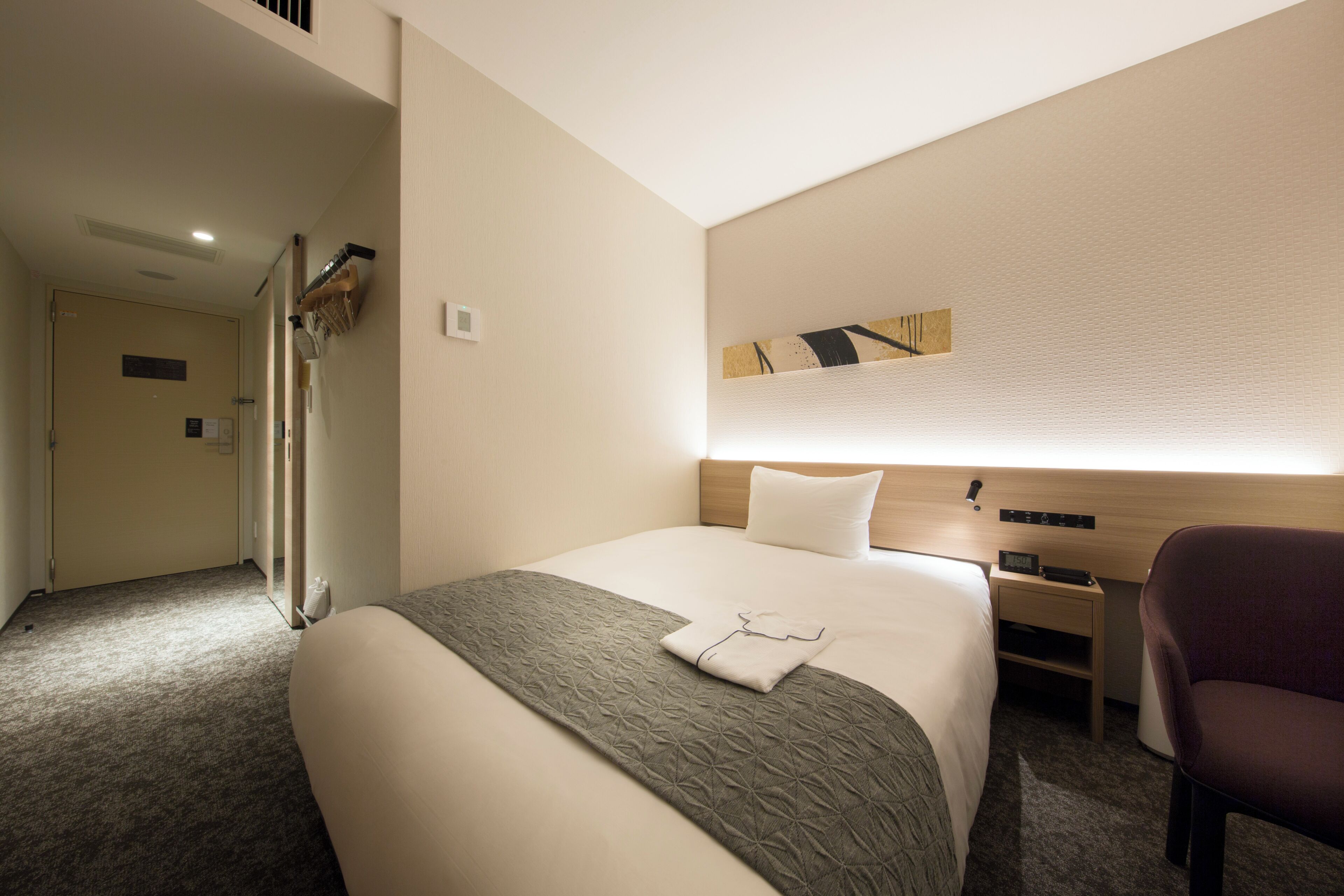 1 bedroom, down duvets, in-room safe, blackout curtains