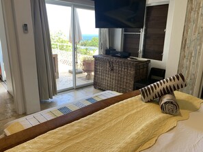 4 bedrooms, desk, iron/ironing board, travel crib